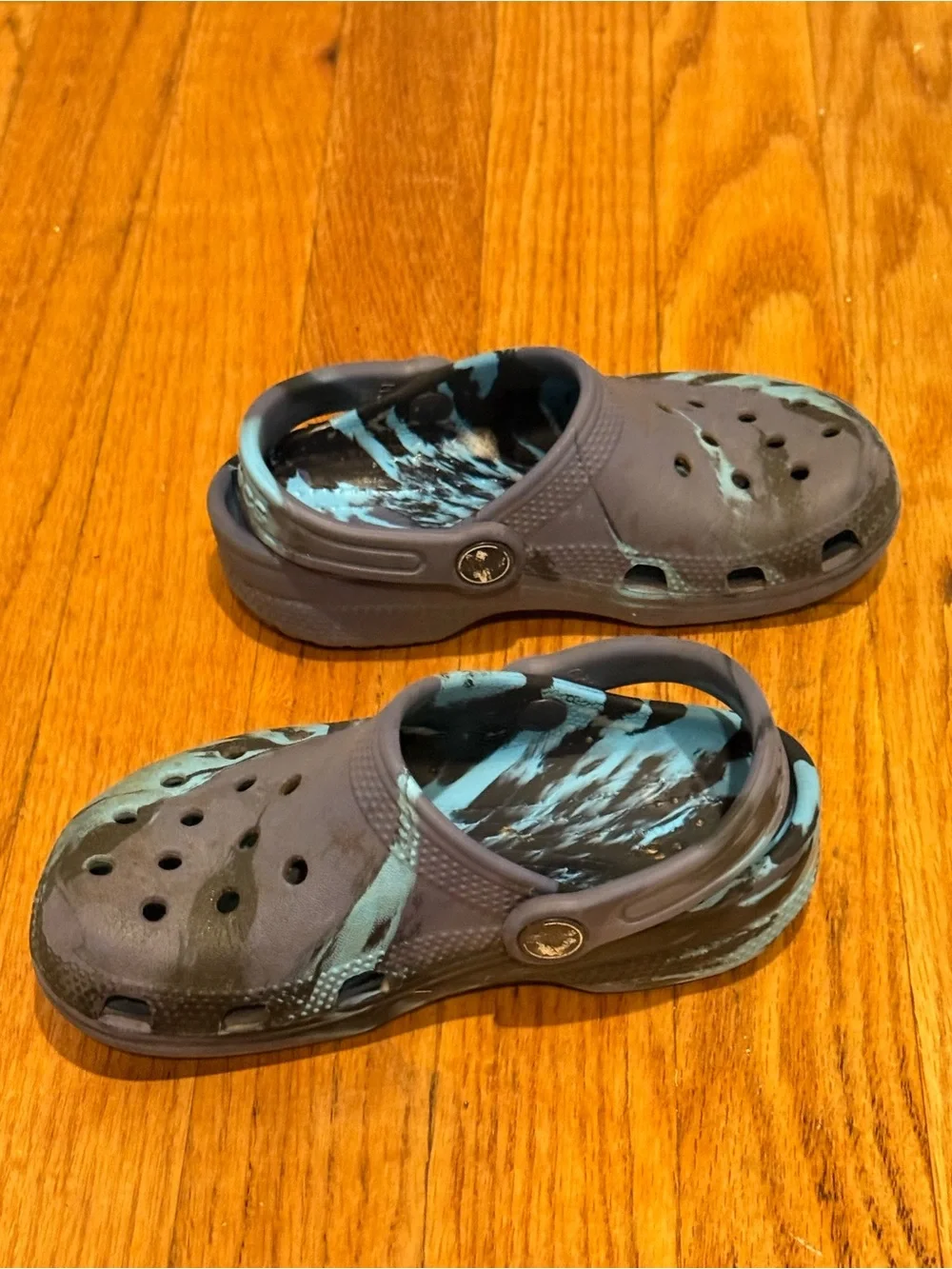 CROCS Kids' Clog in navy-with Light Blue Marble